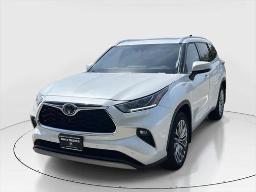 2022 Toyota Highlander Platinum
