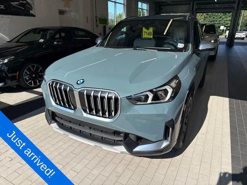 Cape York Green Metallic 2023 BMW X1 xDrive28i