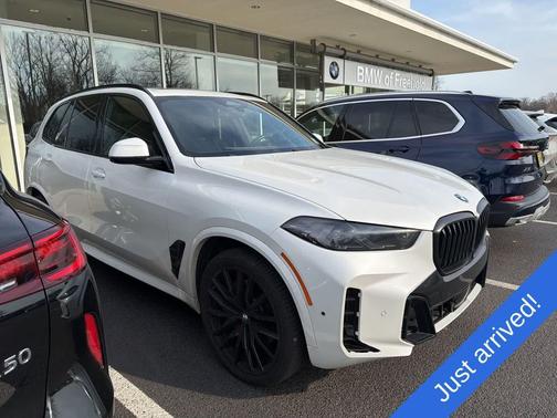 Mineral White Metallic 2024 BMW X5 xDrive40i