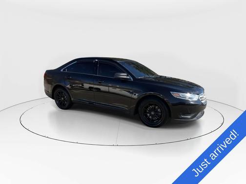 AGATE BLACK 2019 Ford Taurus SE