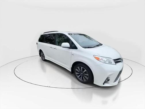 2019 Toyota Sienna XLE Premium