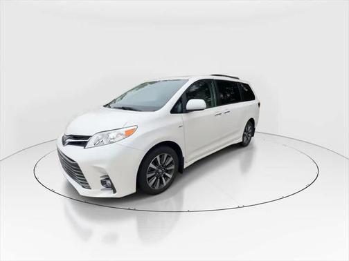 2019 Toyota Sienna XLE Premium