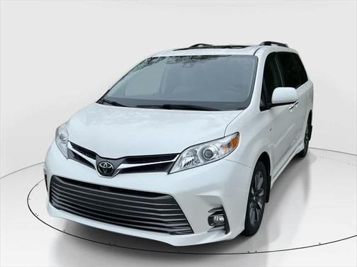 2019 Toyota Sienna XLE Premium