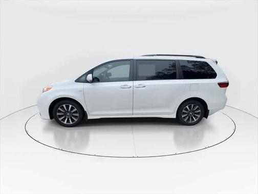 2019 Toyota Sienna XLE Premium