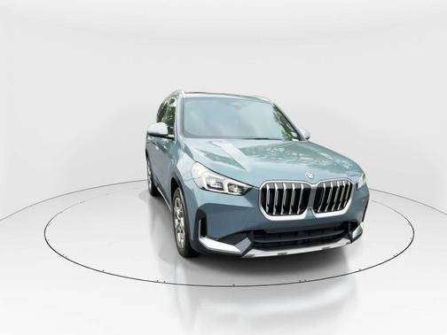 Cape York Green Metallic 2023 BMW X1 xDrive28i