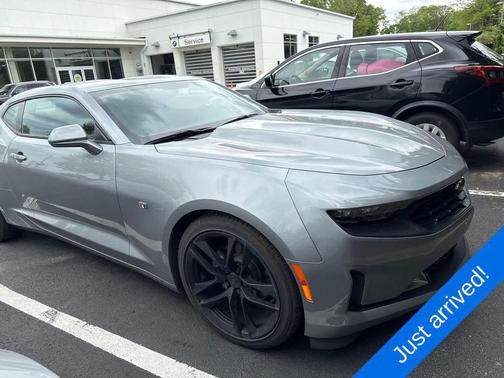 Sharkskin Metallic 2024 Chevrolet Camaro 1LT