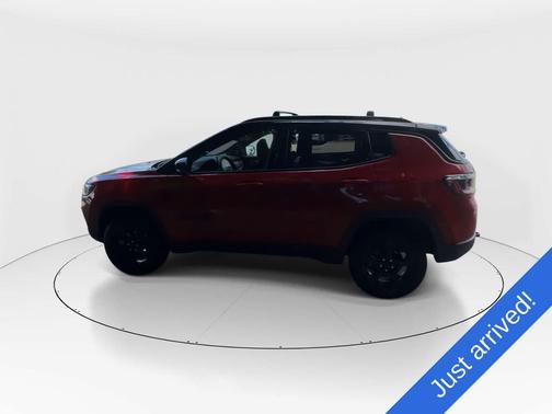 Redline Pearlcoat 2023 Jeep Compass Trailhawk