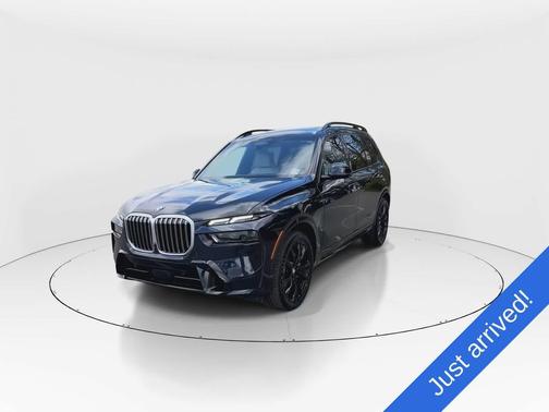 Carbon Black Metallic 2024 BMW X7 xDrive40i