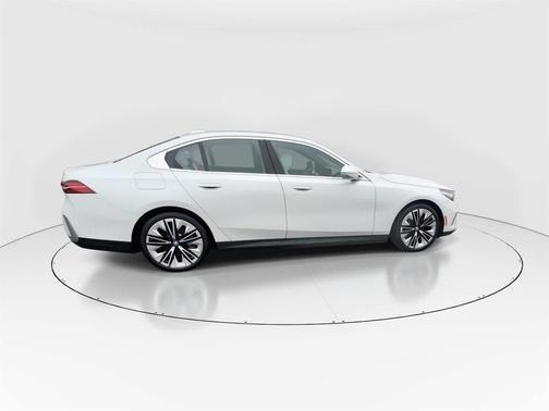 2025 BMW i5 xDrive40