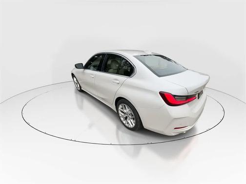 2025 BMW 330 i xDrive