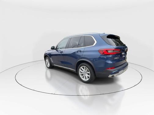 Phytonic Blue Metallic 2023 BMW X5 xDrive40i