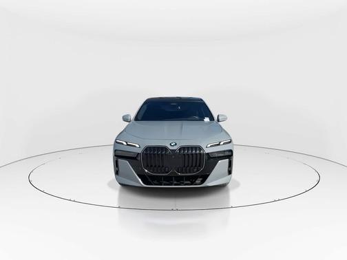 2023 BMW 740 i