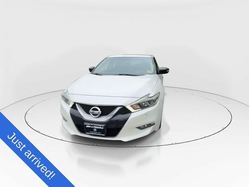 Pearl White 2017 Nissan Maxima 3.5 SV
