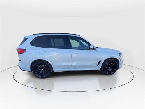 2023 BMW X5 M50i