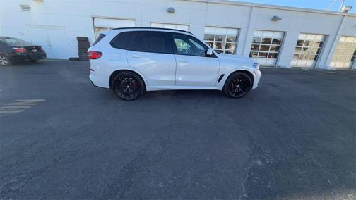 2023 BMW X5 M50i