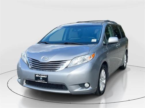 2017 Toyota Sienna XLE