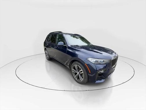2021 BMW X7 M50i
