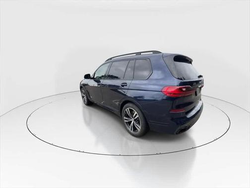 2021 BMW X7 M50i