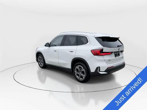Alpine White 2023 BMW X1 xDrive28i