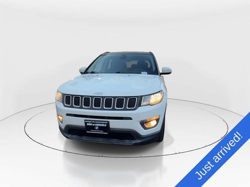 White Clearcoat 2018 Jeep Compass Latitude