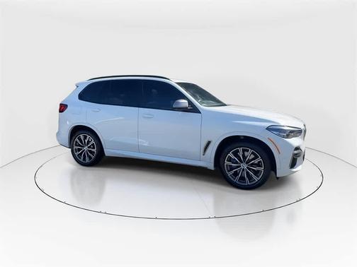 2022 BMW X5 M50i