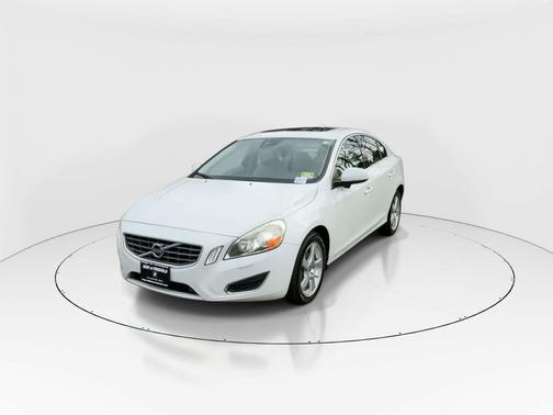 Ice White 2013 Volvo S60 T5