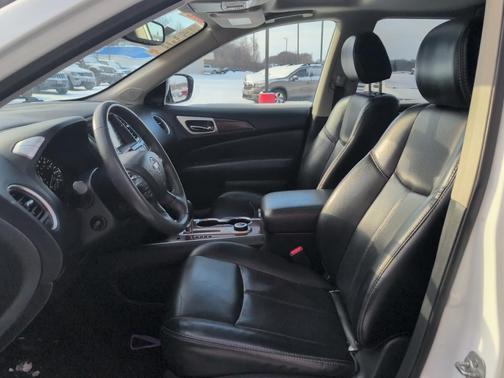 2017 Nissan Pathfinder Platinum