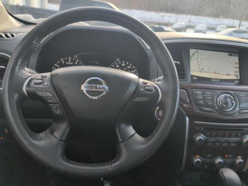 2017 Nissan Pathfinder Platinum