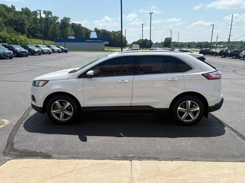 White 2019 Ford Edge SEL