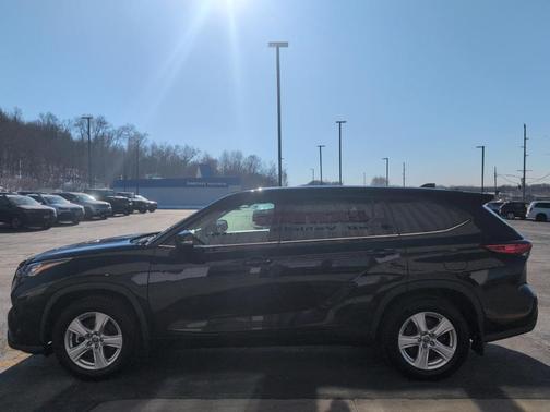 2020 Toyota Highlander LE