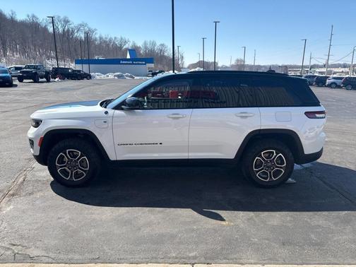 2022 Jeep Grand Cherokee 4xe Trailhawk