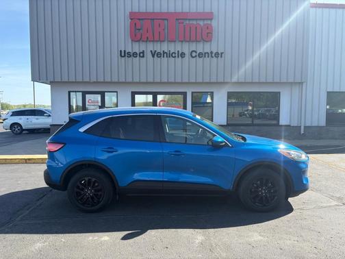 Blue 2020 Ford Escape SE