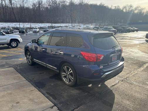 2017 Nissan Pathfinder Platinum