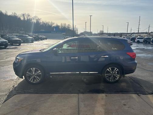 2017 Nissan Pathfinder Platinum