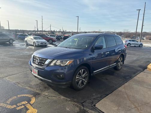 2017 Nissan Pathfinder Platinum