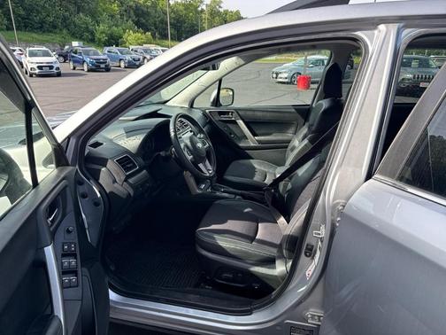 Ice Silver Metallic 2018 Subaru Forester 2.0XT Premium