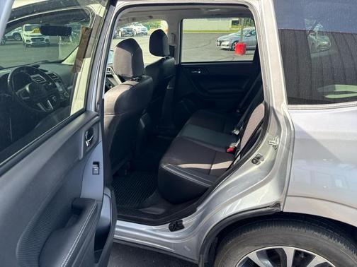 Ice Silver Metallic 2018 Subaru Forester 2.0XT Premium