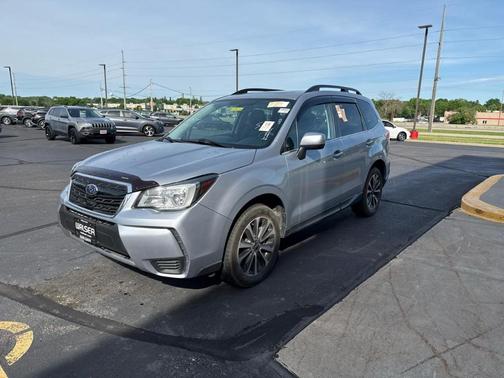 Ice Silver Metallic 2018 Subaru Forester 2.0XT Premium