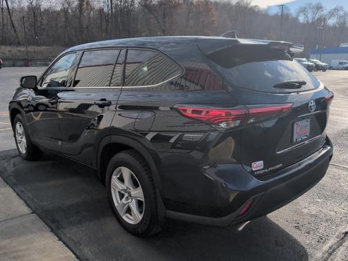 2020 Toyota Highlander LE