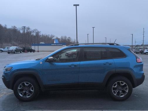 Blue 2019 Jeep Cherokee Trailhawk