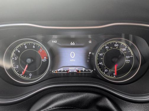 Maroon 2019 Jeep Cherokee Trailhawk