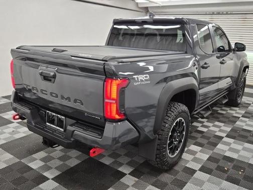 2025 Toyota Tacoma Hybrid TRD