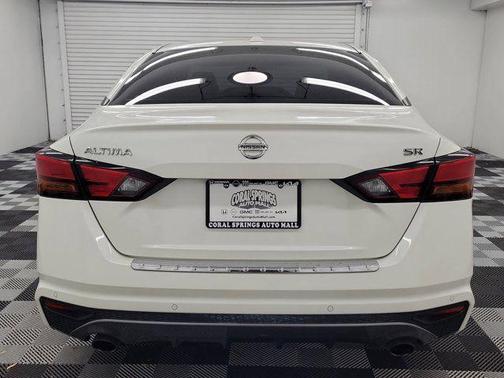 White 2021 Nissan Altima 2.5 SR