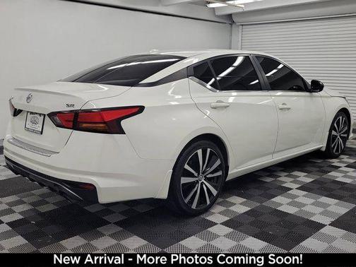 White 2021 Nissan Altima 2.5 SR