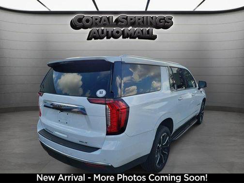 Summit White 2023 GMC Yukon XL SLT