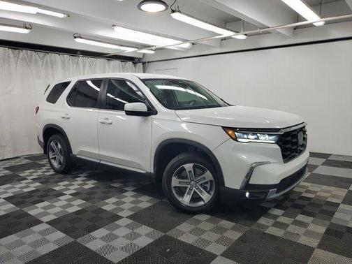 2023 Honda Pilot EX-L 8-Passenger