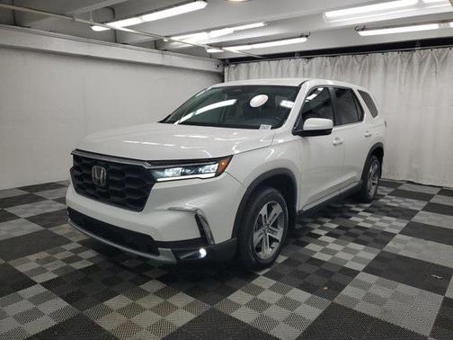 2023 Honda Pilot EX-L 8-Passenger