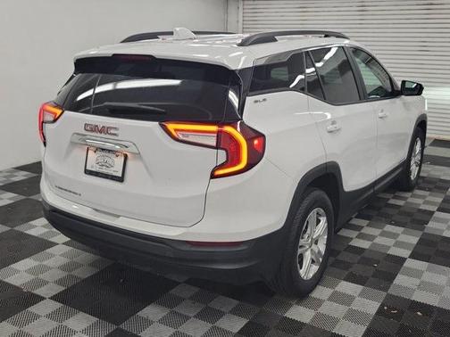 2022 GMC Terrain SLE