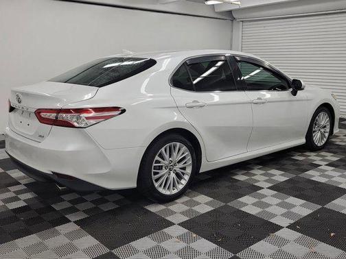 Pearl 2019 Toyota Camry XLE