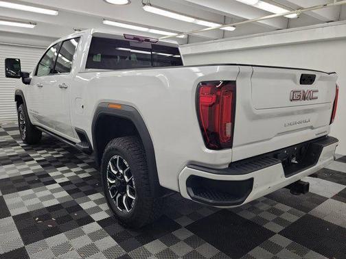 White Frost Tri-Coat 2023 GMC Sierra 2500 Denali
